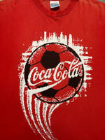 Lade das Bild in den Galerie-Viewer, Y2K SCREEN STARS COCA COLA GRAPHIC TEE (XL)
