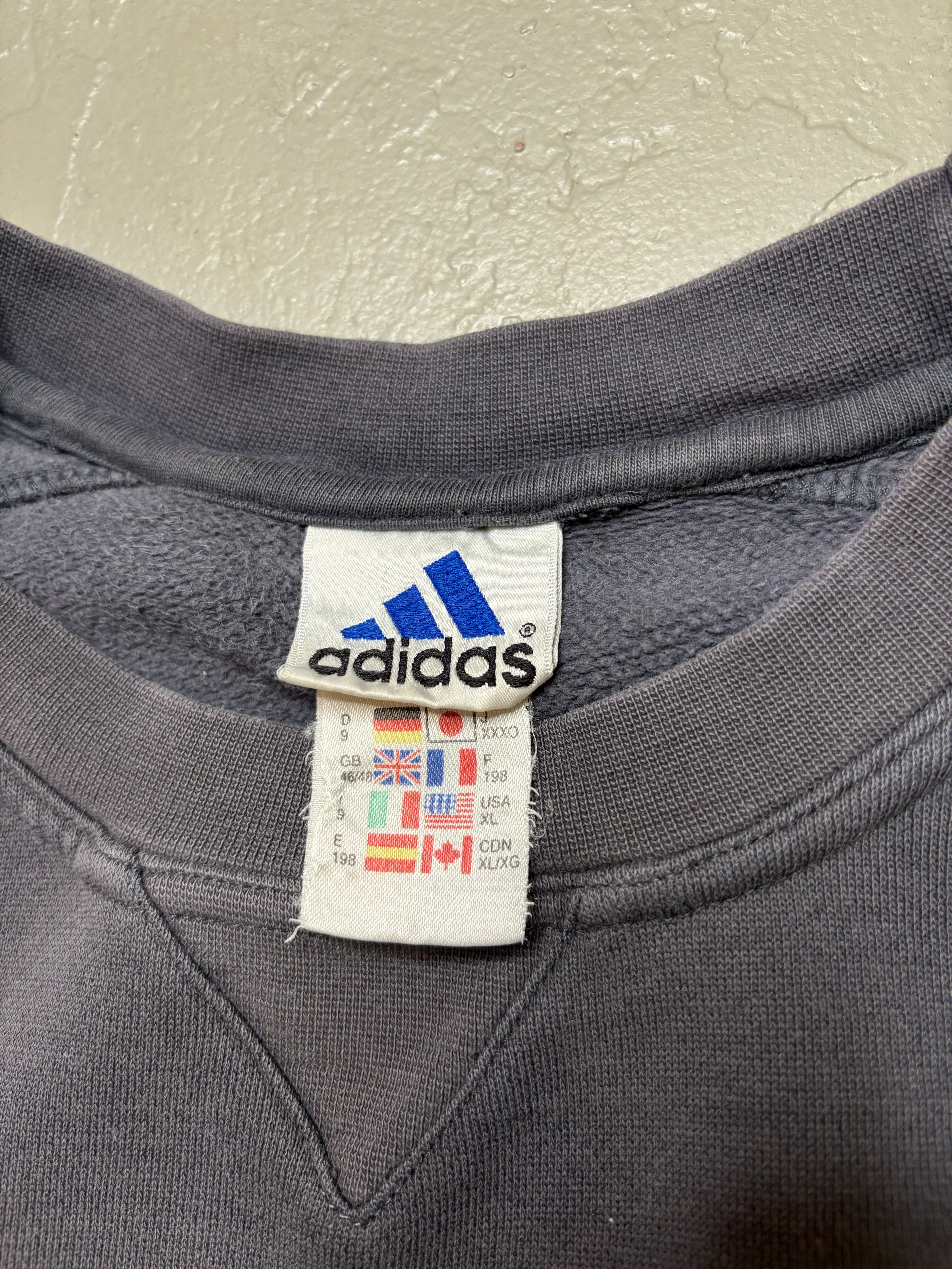 90s ADIDAS EMBROIDERED SWEATER (XL)