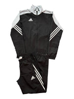 Lade das Bild in den Galerie-Viewer, ADIDAS EMBROIDERED TRAININGSANZUG (S)
