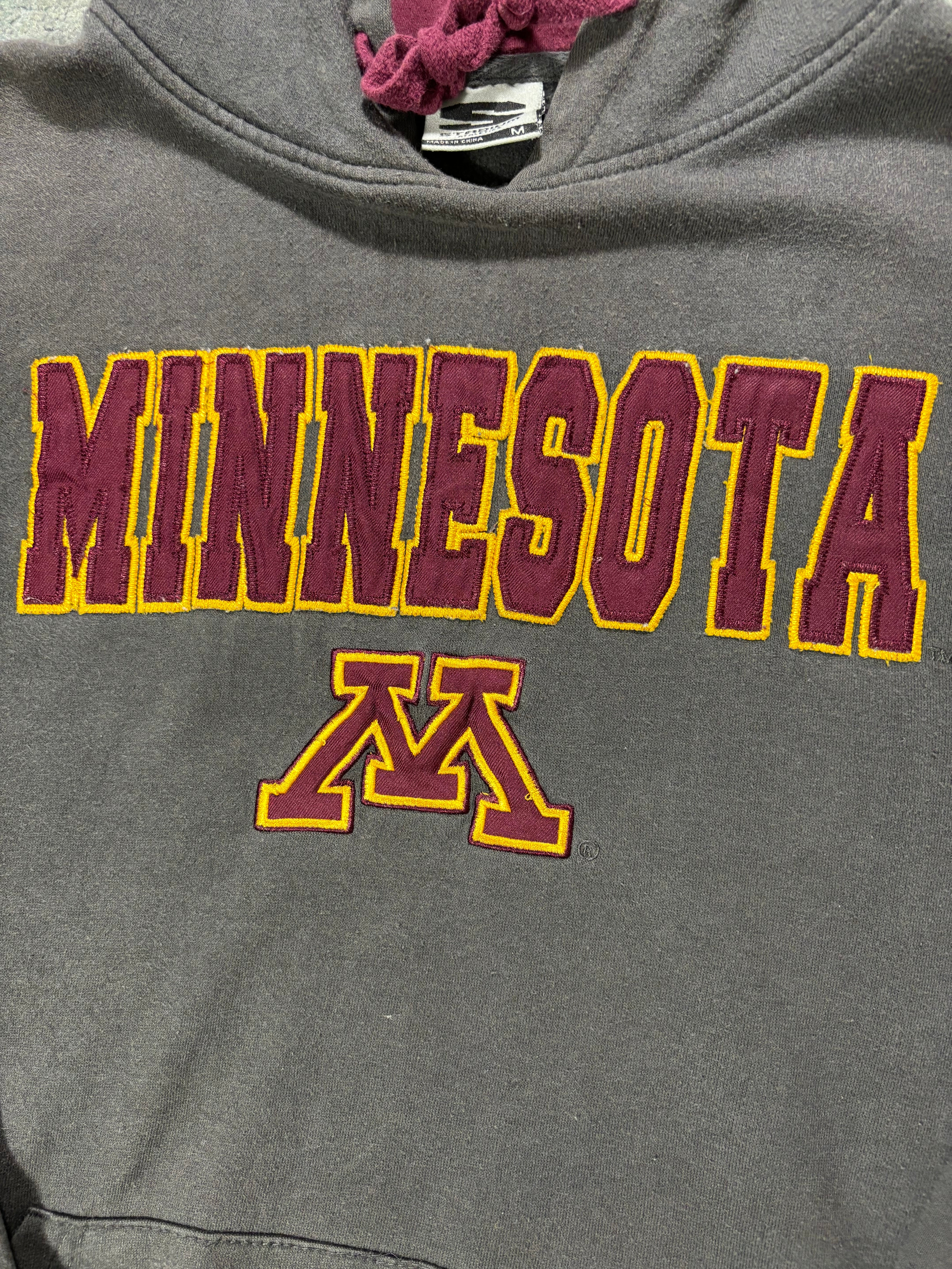 MINNESOTA EMBROIDERED HOODIE (M)