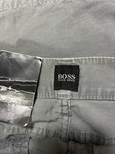 HUGO BOSS (DEADSTOCK) CHINO HOSE (33/32)