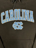 Lade das Bild in den Galerie-Viewer, NORTH CAROLINA NFL EMBROIDERED HOODIE (S)
